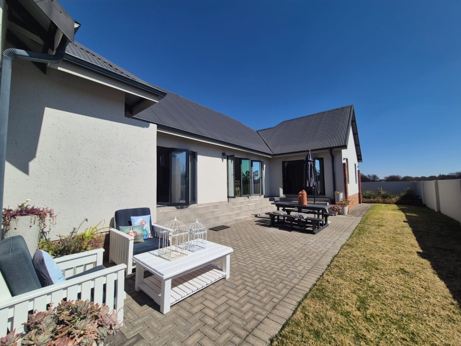 4 Bedroom Property for Sale in Vaal de Grace Golf Estate North West